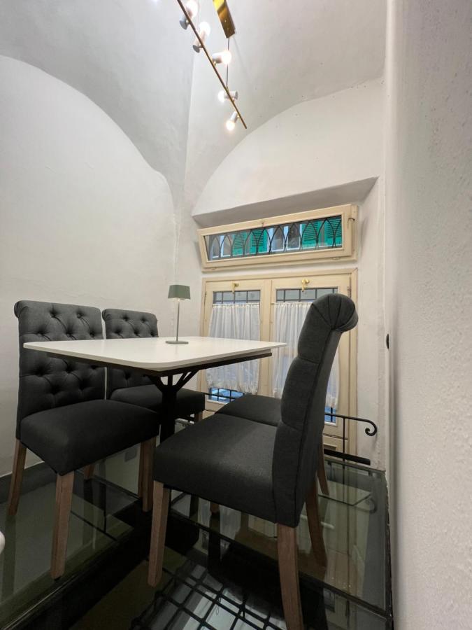 Unique And Antique Apartment Флоренція Екстер'єр фото